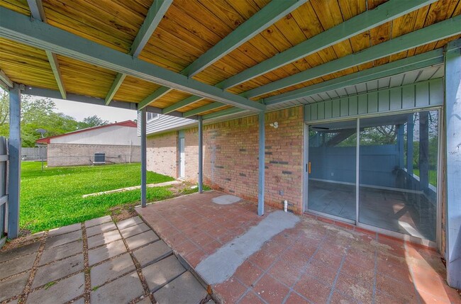 Building Photo - 263 E Castle Harbour Dr