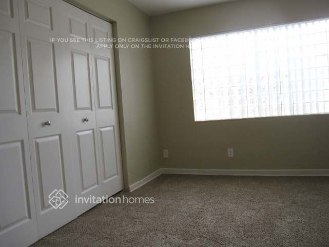 Building Photo - 940 SE 5th St