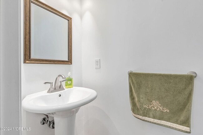 Building Photo - 205 Conover Pl