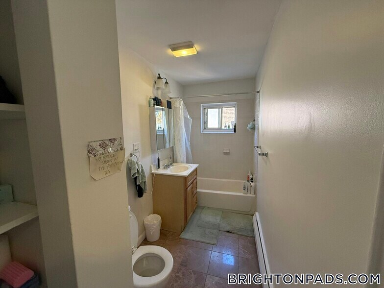 Building Photo - 69 Chiswick Rd