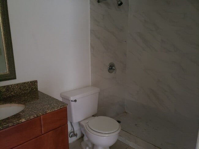 Building Photo - 1 Bed 1 Bath in desirable Williamsburg area of SW Orlando, $1499