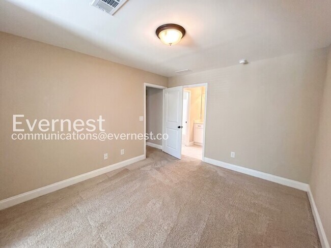 Building Photo - Spacious 3 Bed, 2.5 Bath Town Home with Garage and Patio | Pet Friendly | Available Now!