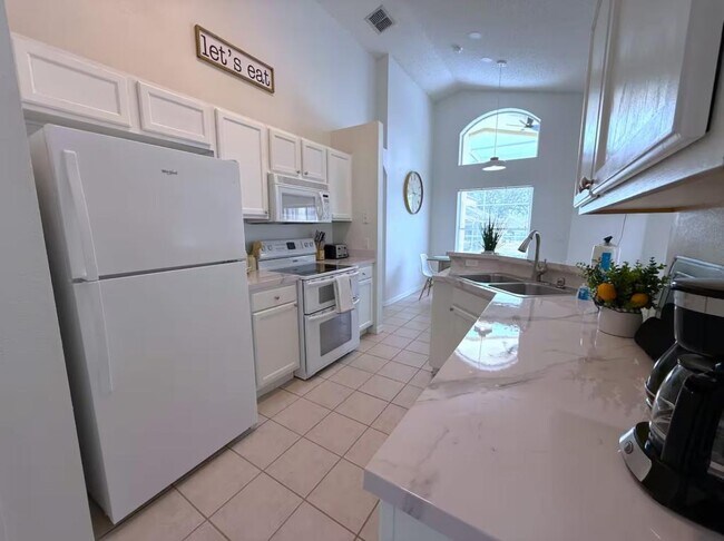 Building Photo - 1518 Gulfview Dr