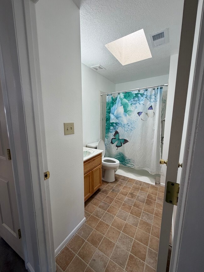 Building Photo - 5020 San Luis Pl NW