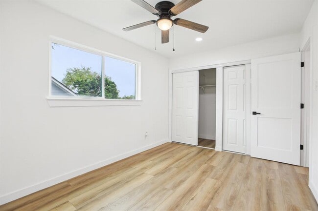 Building Photo - 2104 Malvern Hill Dr