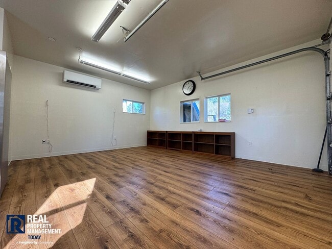 Building Photo - Secluded Studio Near the Water – Washer/Dryer Included!!