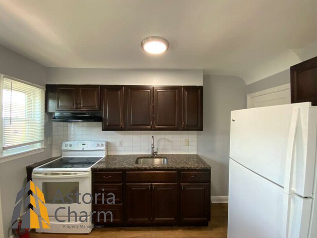 Building Photo - 2 Bedroom Home with Finished Basement Near St. Agnes Hospital