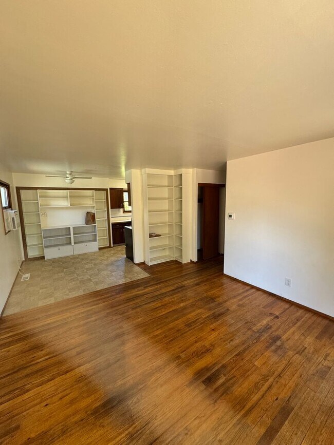 Building Photo - Freshly Updated 3 Bedroom 1 bath Home with Garage, Fenced Yard & Pet Friendly!