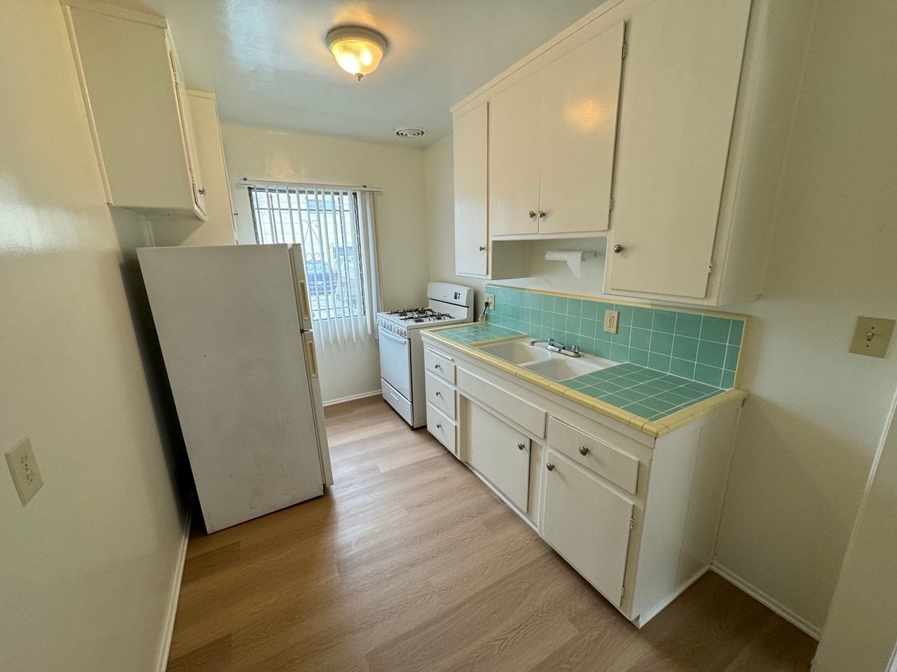 Building Photo - 5102 Inglewood Blvd