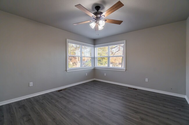 Building Photo - Beautiful Newly Remodeled 3 Bed / 2 Bath H...