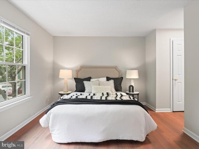 Building Photo - 12105 Green Leaf Ct