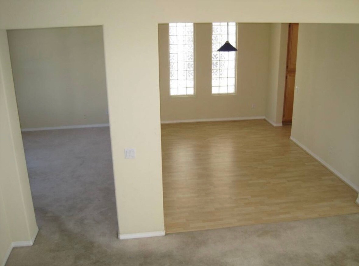 Building Photo - 7821 Daisy Cir