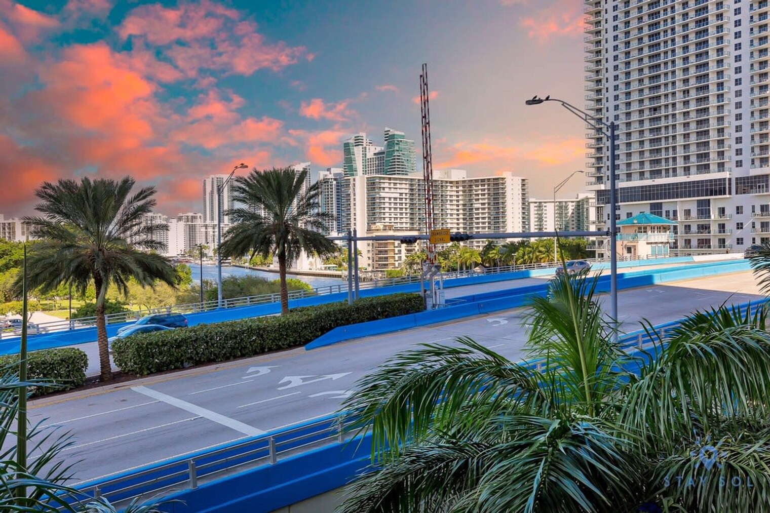Building Photo - 2602 E Hallandale Beach Blvd
