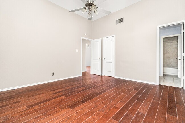Building Photo - 5314 Lake Golden Dr