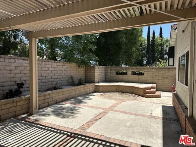 Building Photo - 1024 Laguna Terrace