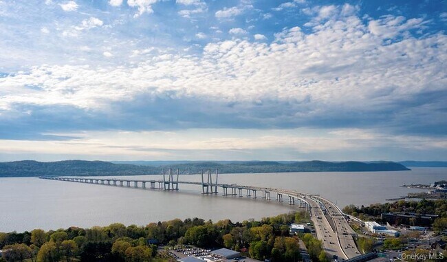 Building Photo - 4 Glenwolde Park