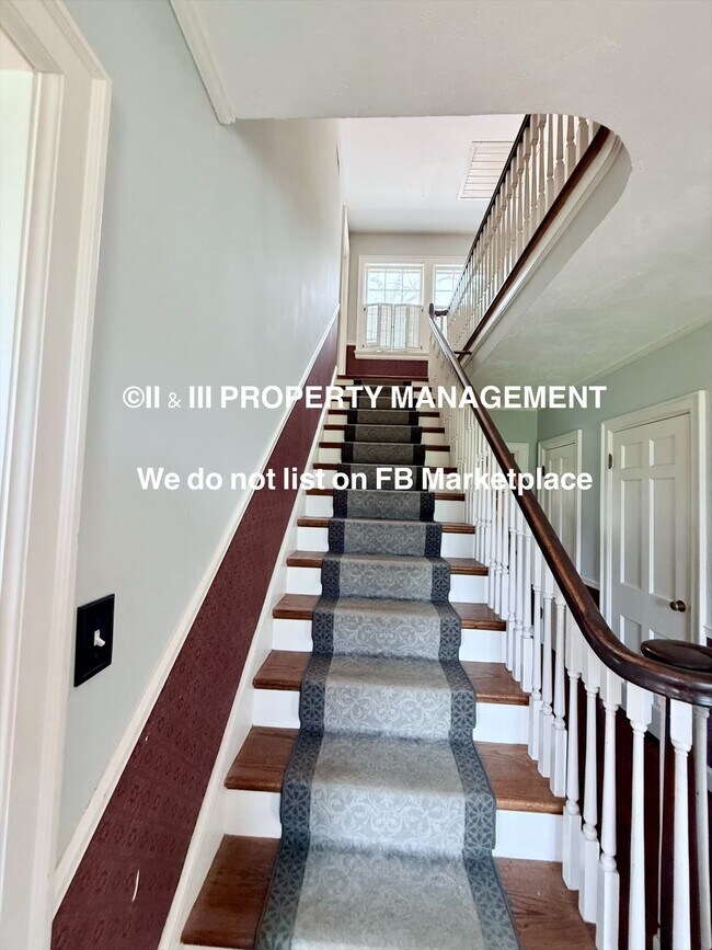 Building Photo - 1314 W Red Bridge Rd