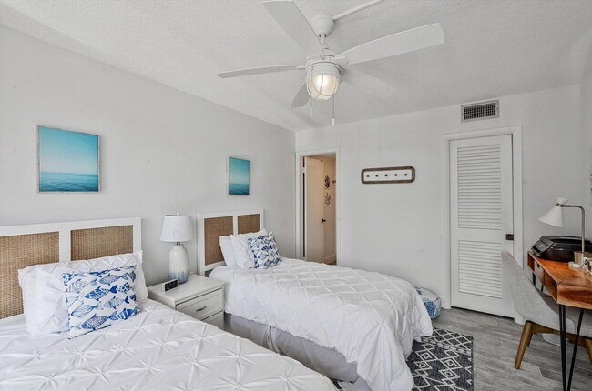 Building Photo - 225 S Beach Rd