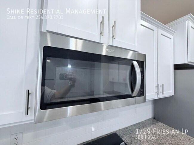 Building Photo - 1729 Friesian Lp