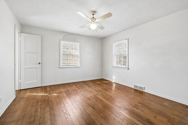 Building Photo - 2100 Sumner St