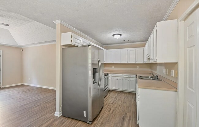 Building Photo - 393 Forest Park Dr