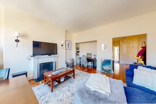 Building Photo - 231 Beacon St
