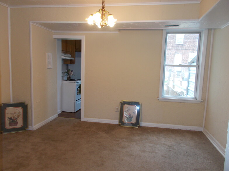 Building Photo - 49 Talbott St