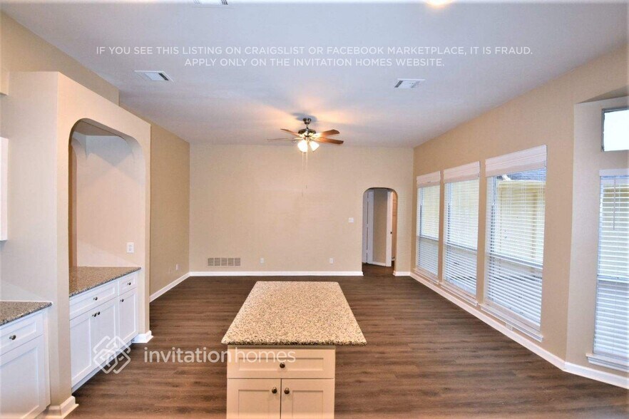 Building Photo - 2043 Hearthstone Dr