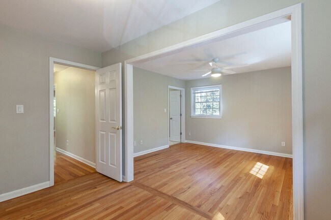 Building Photo - 3741 Fox Glen Ct NE