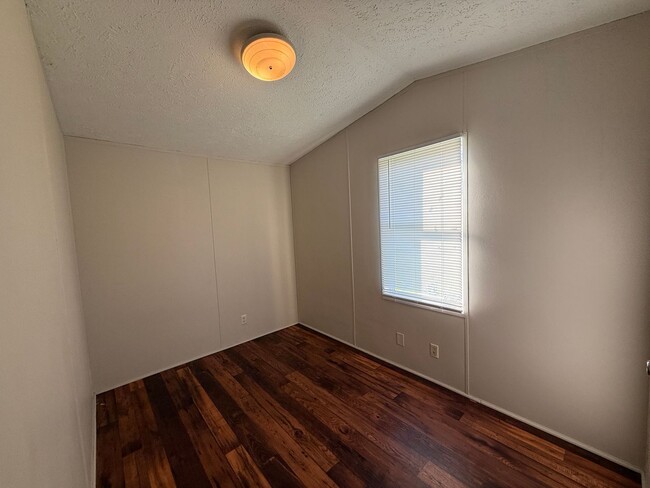 Building Photo - House for rent in Vinton