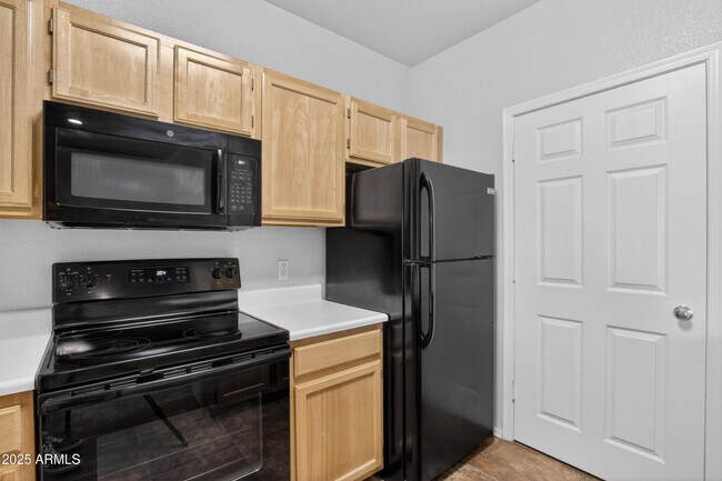 Building Photo - 5401 E Van Buren St