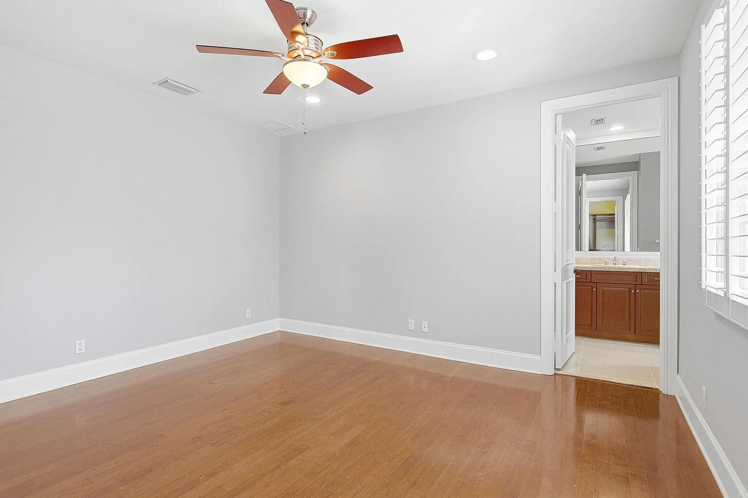 Building Photo - 17550 Circle Pond Ct