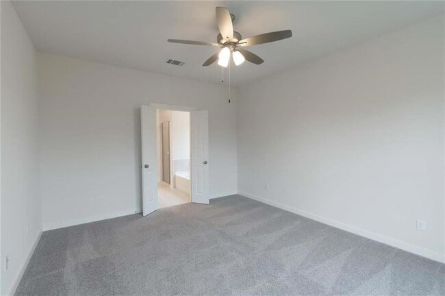 Building Photo - 205 Rosebush Dr