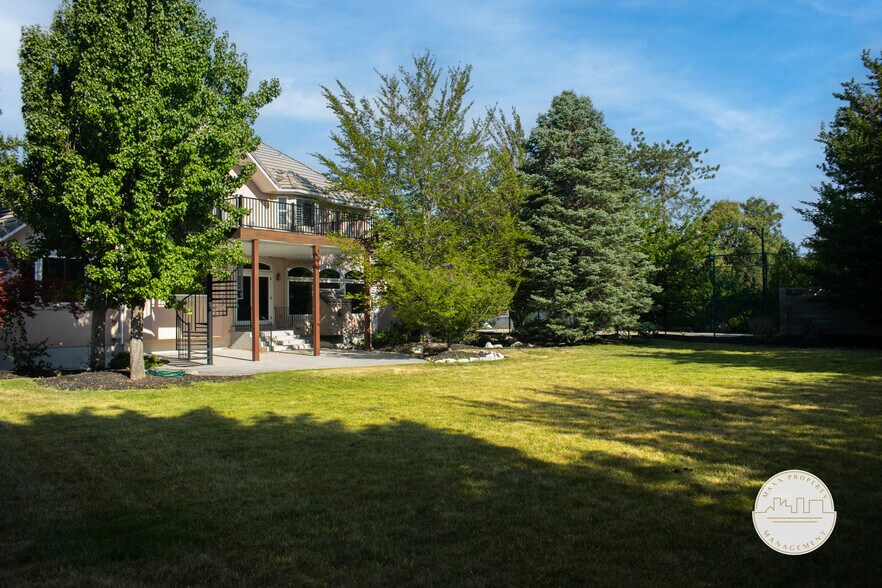 Building Photo - 2157 E Scenic Oaks Cv