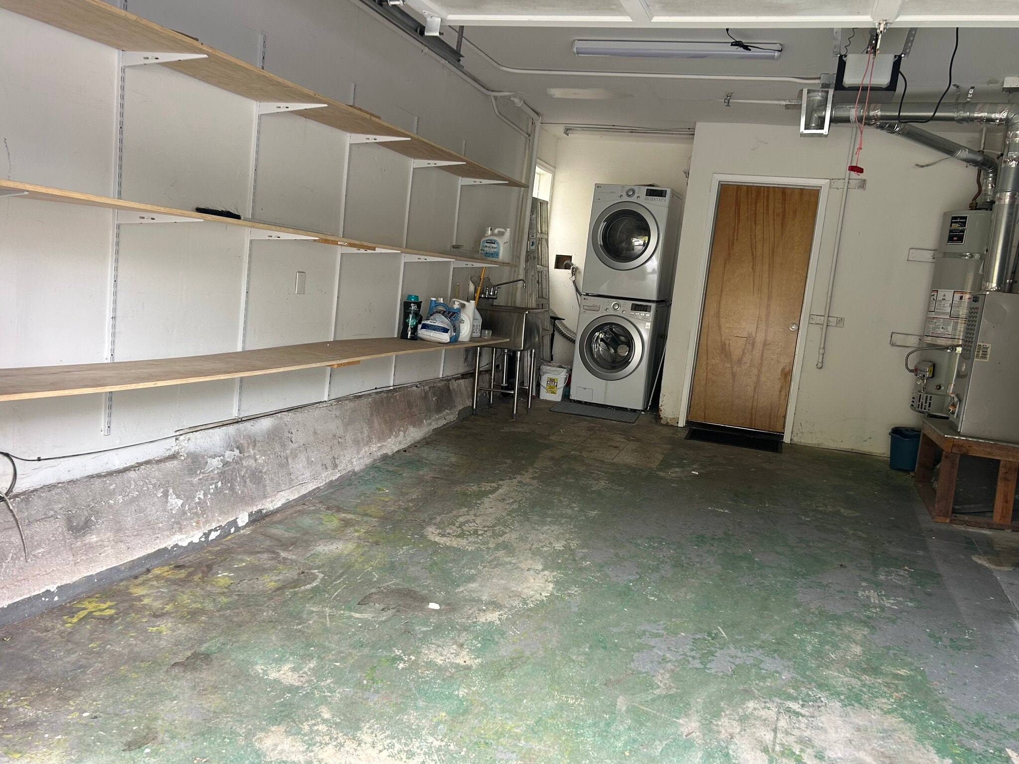 Building Photo - 187 Oakridge Dr