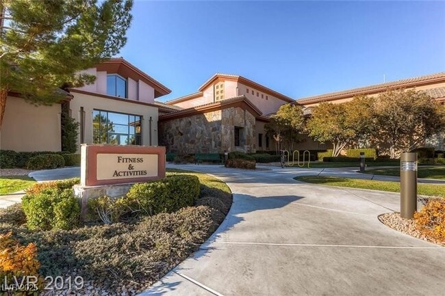Building Photo - 2211 Waterton Rivers Dr