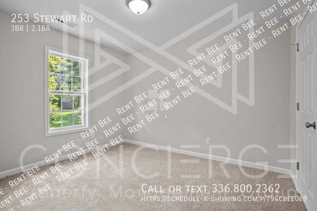 Building Photo - 253 Stewart Rd SE