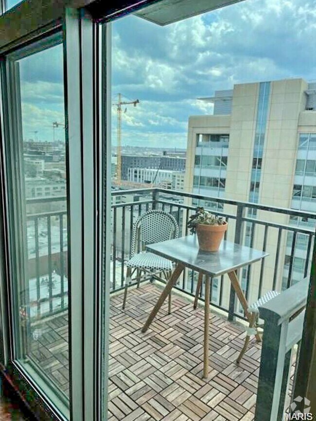 Building Photo - Park East Tower - Balcony - Garage Parking...