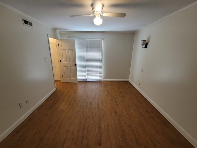 Building Photo - 402 Duck Hunter Ct