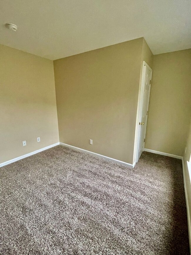 Building Photo - Come see this beautiful 2 Story 4 bedroom 2.5 bath 1 Car garage home