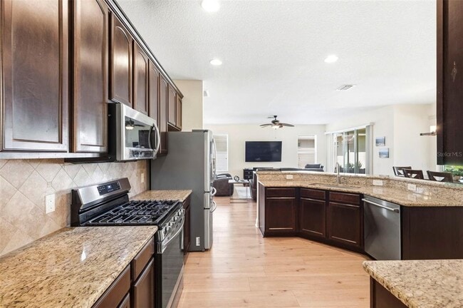 Building Photo - 2734 Silvermoss Dr
