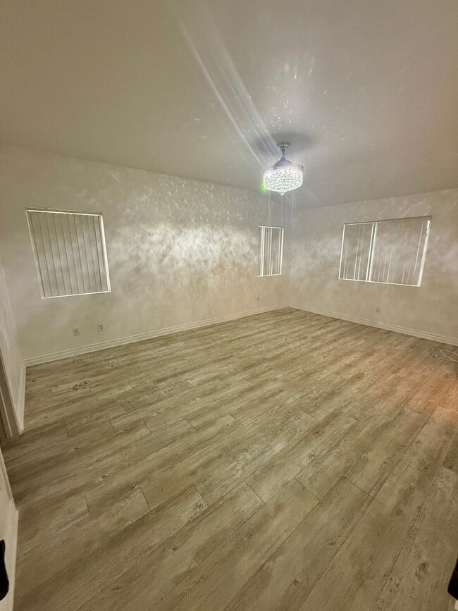 Building Photo - 4BR w/ Pool, Solar & A/C in Perris