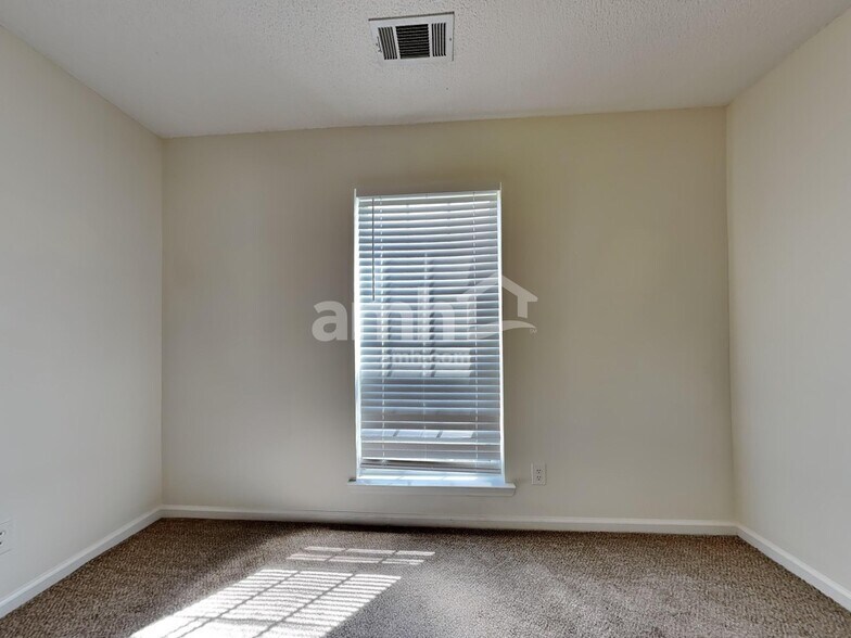 Building Photo - 170 Belle Grove Cir