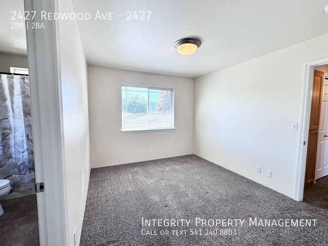 Building Photo - 2427 Redwood Ave