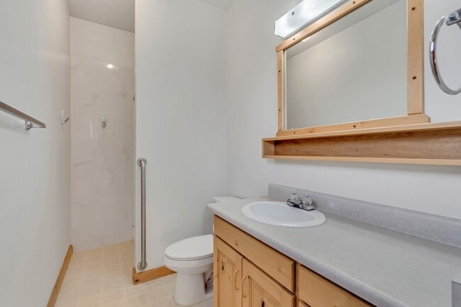 Building Photo - 450 N 500 E