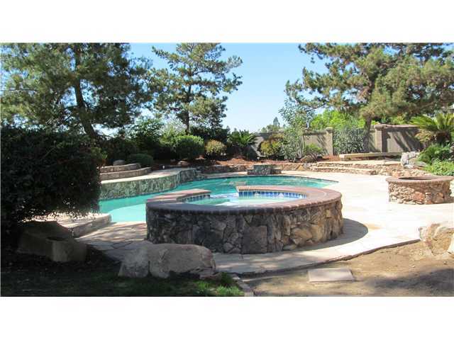 Building Photo - 2015 Hidden Crest Dr