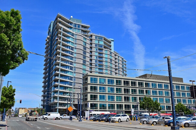 Building Exterior - 1080 Park Blvd