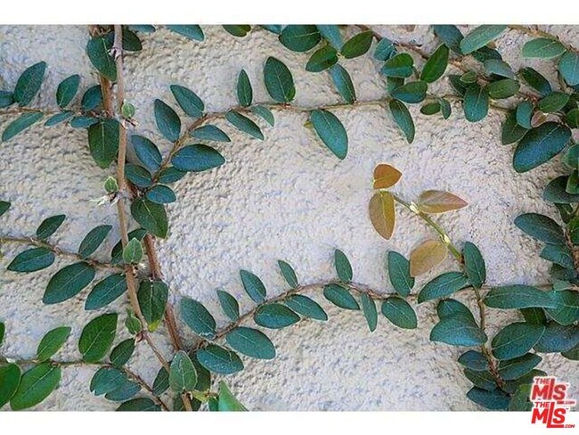 Building Photo - 859 N Spaulding Ave