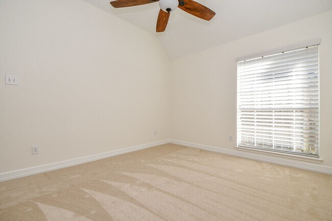 Building Photo - 2142 Morning Park Dr