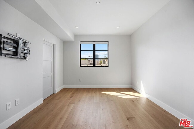 Building Photo - 10612 Kareen Ct